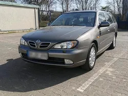 Grau Gebraucht 2000 Nissan Primera Kombi | 3.050 €
