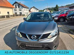 Grau Gebraucht 2017 Nissan Qashqai N-Connecta SUV | 9.650 € (Superpreis)