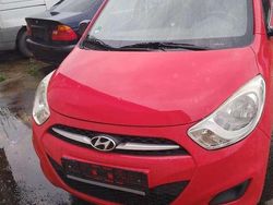 Electric red Gebraucht 2011 Hyundai i10 Edition Kleinwagen | 1.800 € (Fairer Preis)