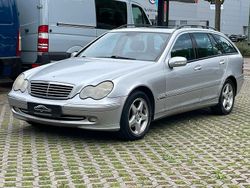 Silber Gebraucht 2001 Mercedes C200 Avantgarde Kombi | 850 € (Guter Preis)
