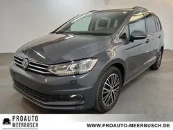 Grau Gebraucht 2024 VW Touran Comfortline Van / Kleinbus | 34.999 € (Fairer Preis)