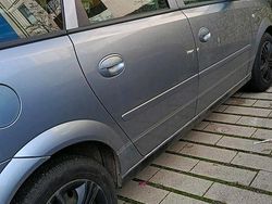 Grau Gebraucht 2006 Opel Meriva Van / Kleinbus | 1.300 € (Guter Preis)