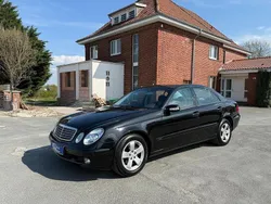 Schwarz Gebraucht 2004 Mercedes E220 Limousine | 4.800 € (Etwas zu teuer)
