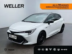 Schneeweiß / mysticschwarz mica Gebraucht 2021 Toyota Corolla Sport Limousine | 24.980 € (Etwas zu teuer)