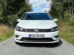 Weiß Gebraucht 2015 VW Golf Sportsvan Highline Van / Kleinbus | 10.990 € (Fairer Preis)
