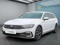 Weiß Gebraucht 2022 VW Passat GTE Kombi | 25.799 € (Guter Preis)