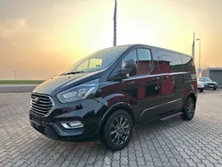 Schwarz Gebraucht 2019 Ford Tourneo Custom Titanium X Van / Kleinbus | 19.999 € (Superpreis)
