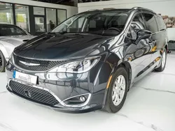 Grau Gebraucht 2019 Chrysler Pacifica Touring SUV | 27.490 € (Fairer Preis)