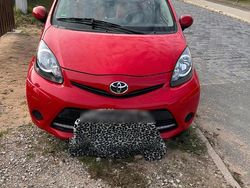 Rot Gebraucht 2012 Toyota Aygo Kleinwagen | 6.600 €