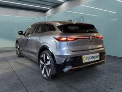 Grau Gebraucht 2022 Renault Mégane Limousine | 28.749 € (Fairer Preis)