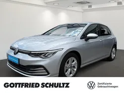 Silber Gebraucht 2021 VW Golf VIII Life Limousine | 19.890 € (Fairer Preis)