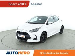 Weiß Gebraucht 2021 Toyota Yaris Hybrid Business Edition Kleinwagen | 17.640 € (Guter Preis)