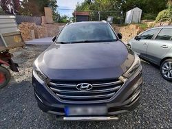 Grau Gebraucht 2015 Hyundai Tucson Premium SUV | 15.200 € (Fairer Preis)