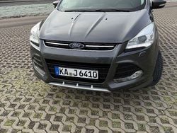 Grau Gebraucht 2016 Ford Kuga Individual SUV | 11.599 € (Guter Preis)