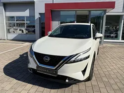 Brilliant white (m) Gebraucht 2024 Nissan Qashqai Tekna SUV | 28.966 € (Fairer Preis)