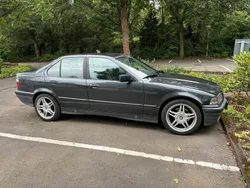 Schwarz Gebraucht 1993 BMW 316 Limousine | 3.600 €