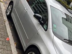 Silber Gebraucht 2012 VW Golf VII Trendline Limousine | 4.900 €