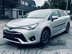 Silver metallic Gebraucht 2015 Toyota Avensis Business Edition Kombi | 12.500 € (Fairer Preis)