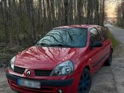 Rot Gebraucht 2005 Renault Clio II Limousine | 1.299 €