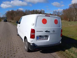 Weiß Gebraucht 2022 Opel Vivaro-e Combi Van | 21.800 € (Superpreis)