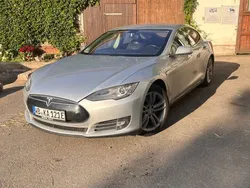 Silber Gebraucht 2014 Tesla Model S Limousine | 13.000 €