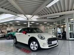 Weiß Gebraucht 2017 Mini ONE Kleinwagen | 17.950 € (Etwas zu teuer)