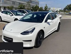 Weiß Gebraucht 2020 Tesla Model 3 RWD Limousine | 22.300 € (Fairer Preis)