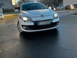 Weiß Gebraucht 2014 Renault Mégane GrandTour Kombi | 4.200 € (Fairer Preis)