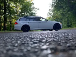 Weiß Gebraucht 2009 BMW 318 Kombi | 4.990 € (Fairer Preis)