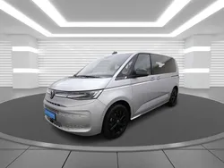 Reflexsilber (silver), metallic Gebraucht 2024 VW T7 Style Van | 54.700 € (Guter Preis)