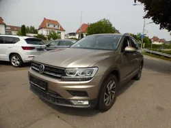 Beige Gebraucht 2017 VW Tiguan Sound SUV | 19.900 € (Fairer Preis)