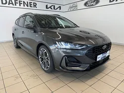 Magneticgrau (metallic) Neu 2025 Ford Focus ST-Line X Limousine | 28.980 € (Guter Preis)