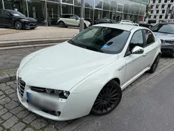 Weiß Gebraucht 2010 Alfa Romeo 159 Turismo Limousine | 11.999 €