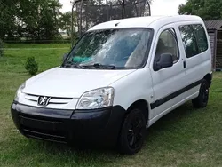 Weiß Gebraucht 2009 Peugeot Partner Van / Kleinbus | 2.990 €