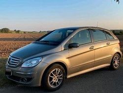 Grau Gebraucht 2006 Mercedes B170 Van / Kleinbus | 2.800 € (Guter Preis)