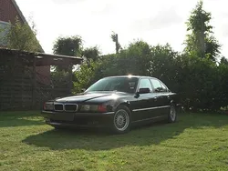 Schwarz Gebraucht 1995 BMW 740 Limousine | 17.000 €