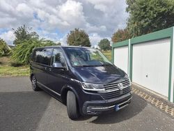 Blau Gebraucht 2022 VW Multivan Van / Kleinbus | 65.000 € (Teuer)