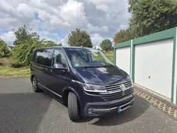 Blau Gebraucht 2022 VW Multivan Van / Kleinbus | 65.000 € (Teuer)