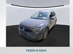 Uranograu Gebraucht 2021 VW Tiguan Life SUV | 27.880 € (Guter Preis)