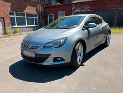 Silber Gebraucht 2012 Opel Astra GTC Innovation Coupé | 7.900 € (Etwas zu teuer)