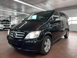 Schwarz Gebraucht 2011 Mercedes Viano Van / Kleinbus | 13.990 € (Fairer Preis)