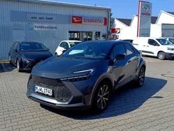 Marlingrau / schwarz Gebraucht 2023 Toyota C-HR Team SUV | 28.990 €