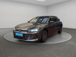 Grau Gebraucht 2024 VW Passat Elegance Limousine | 35.890 € (Superpreis)
