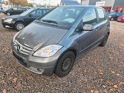Grau Gebraucht 2010 Mercedes A180 Kleinwagen | 850 € (Superpreis)