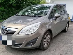 Grau Gebraucht 2011 Opel Meriva Color Edition Van / Kleinbus | 3.000 € (Guter Preis)