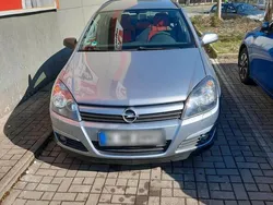 Silber Gebraucht 2005 Opel Astra Kombi | 1.750 € (Fairer Preis)
