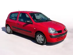 Rot Gebraucht 2004 Renault Clio II Authentique Limousine | 3.990 € (Etwas zu teuer)
