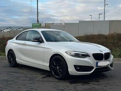 Weiß Gebraucht 2018 BMW 220 Sport Line Coupé | 18.700 € (Fairer Preis)