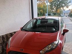 Rot Gebraucht 2014 Ford Fiesta Limousine | 7.700 €