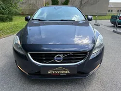 Blau Gebraucht 2013 Volvo V40 Kinetic Kombi | 7.100 € (Etwas zu teuer)